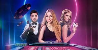 Bàn Live Casino hlx79 với dealer thật phát sóng trực tiếp cho người chơi Việt Nam